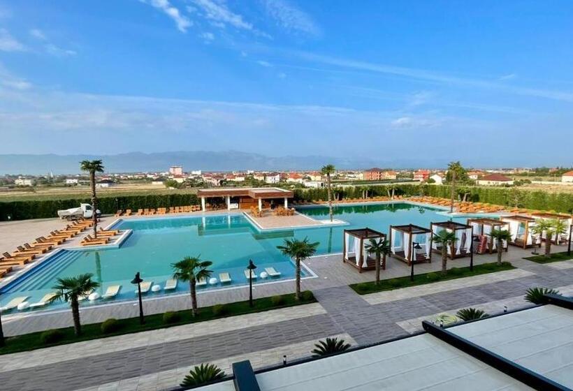 Deluxe Resort And Spa