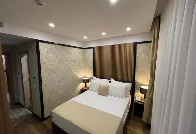 Deluxe Resort And Spa