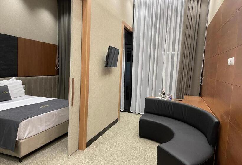 Deluxe Resort And Spa