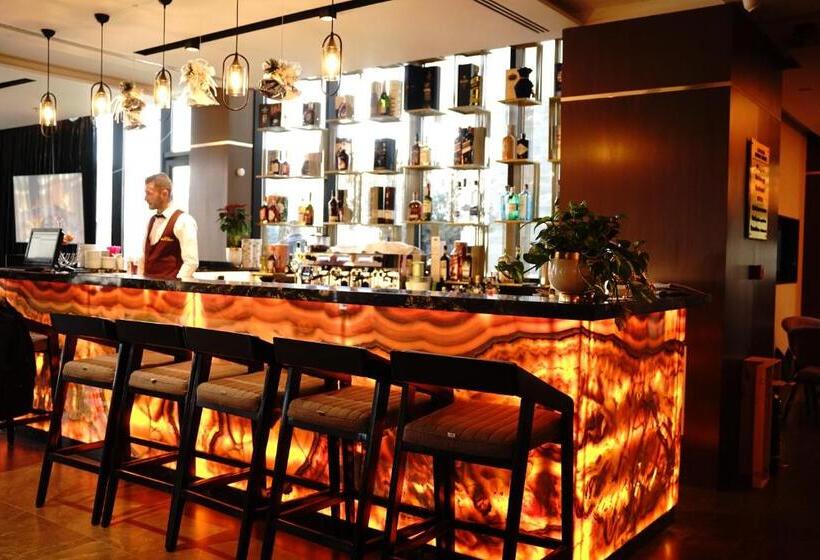 Deluxe Resort And Spa