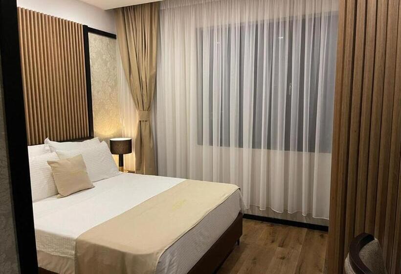 Deluxe Resort And Spa