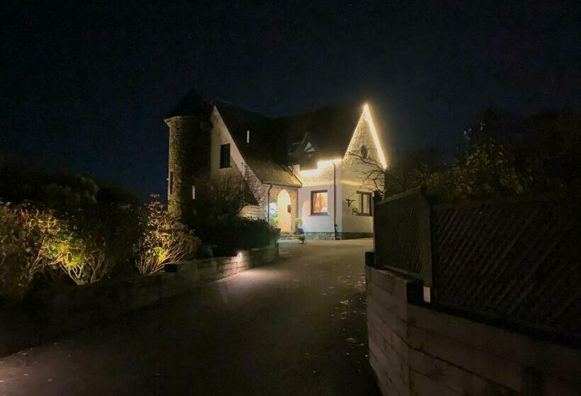 فندق Corrie House