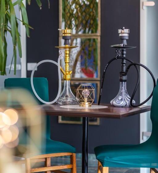 פנסיון Emerald Residence