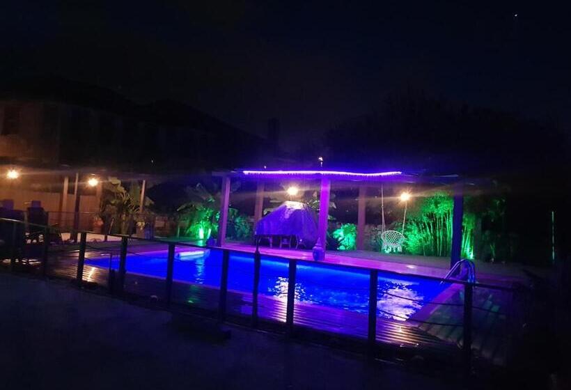 پانسیون Garden Place Alojamento Local