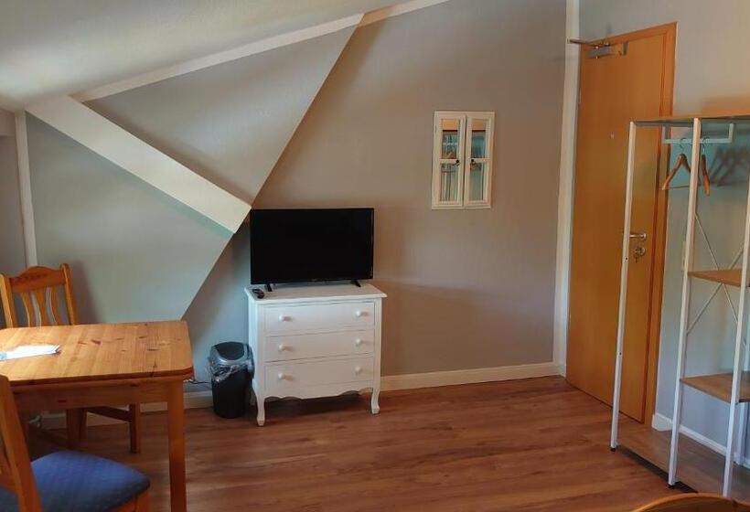 پانسیون Haltestelle Private Zimmervermietung Röbel Müritz