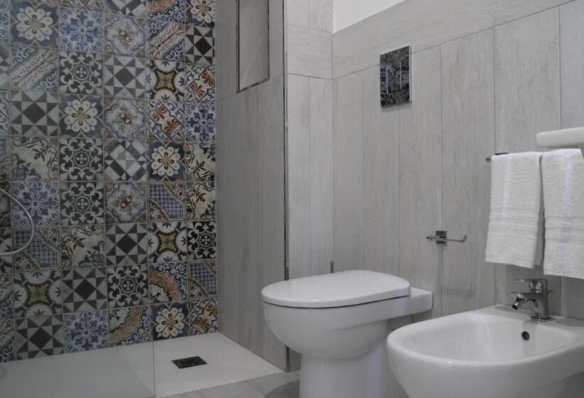 膳宿费 La Guitgia Rooms