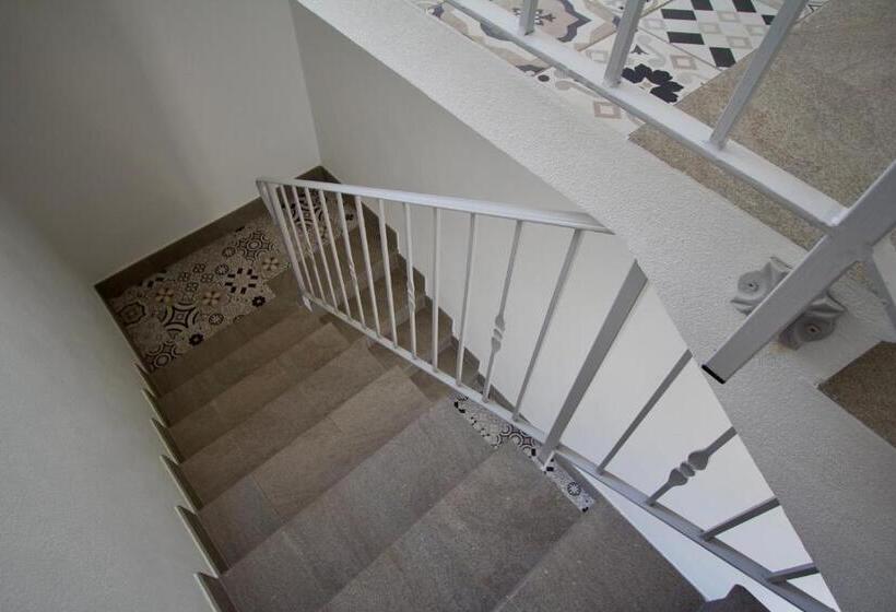 膳宿费 La Guitgia Rooms