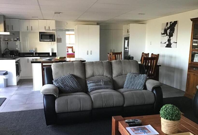 פנסיון Serenity Views