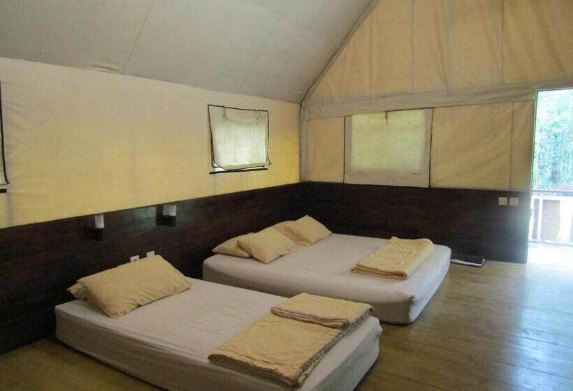 リゾートホテル Lawu Forest Camp