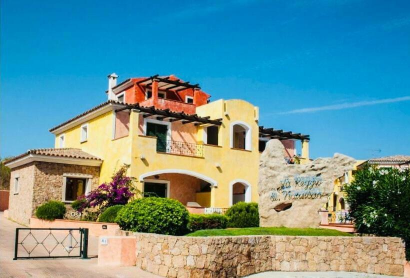 Santa Teresa Apartments