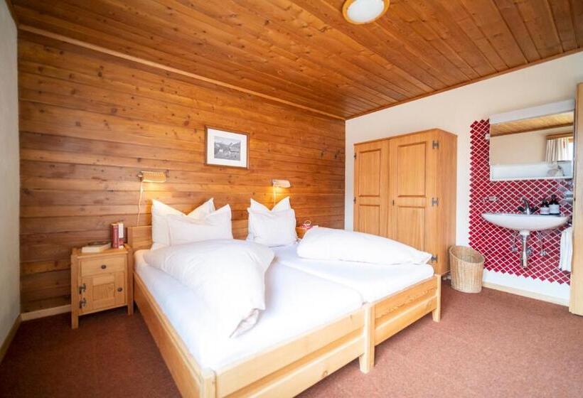 ユースホステル Familiehotel La Randulina