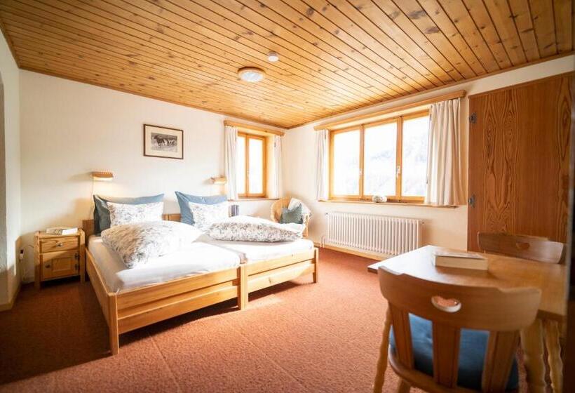 ユースホステル Familiehotel La Randulina