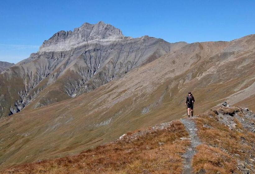 ユースホステル Familiehotel La Randulina