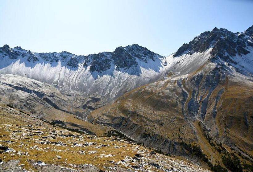 ユースホステル Familiehotel La Randulina