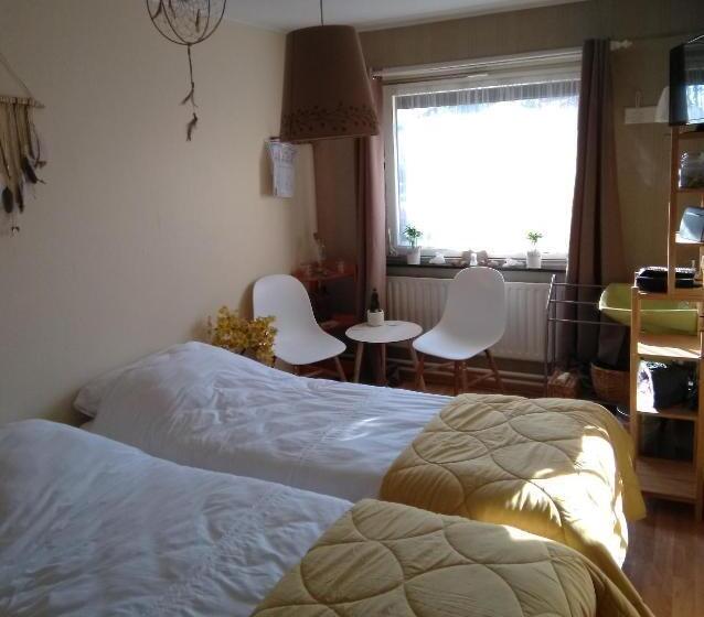 مبيت وإفطار Gastenkamers De Zonnepoort Vzw