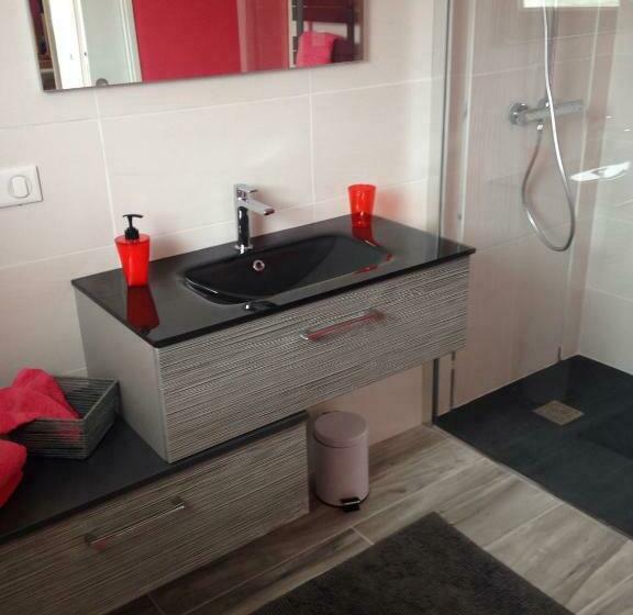 住宿加早餐  La Petite Mer