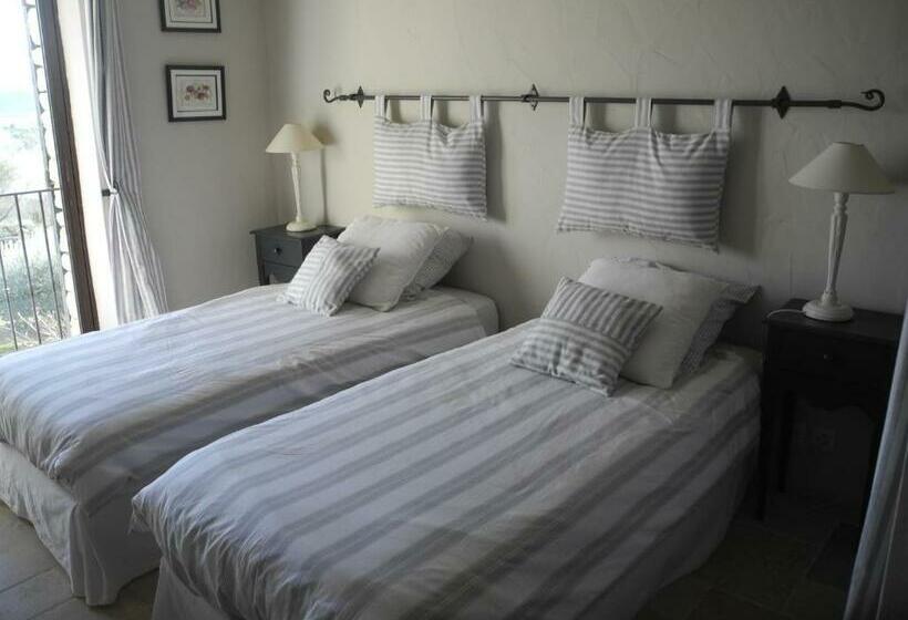 Bed and Breakfast Oustau De Piera