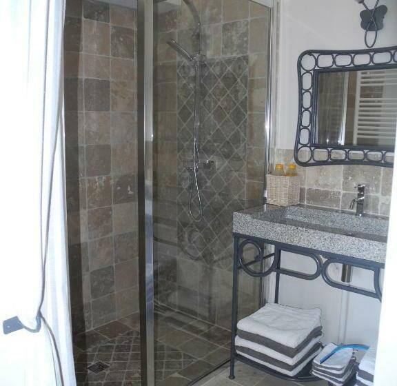 Bed and Breakfast Oustau De Piera