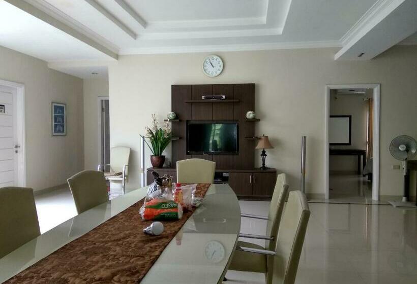 Bed and Breakfast Puri Ratna Joewita