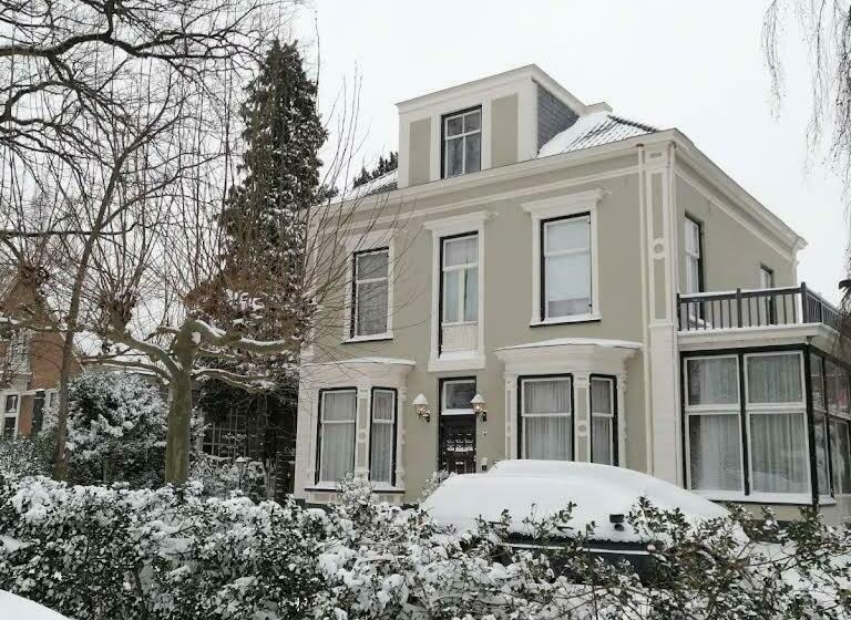 تختخواب و صبحانه Villa Dalenstein