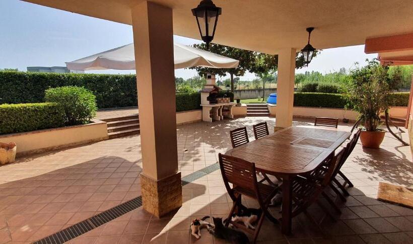 צימר Villa Laregina