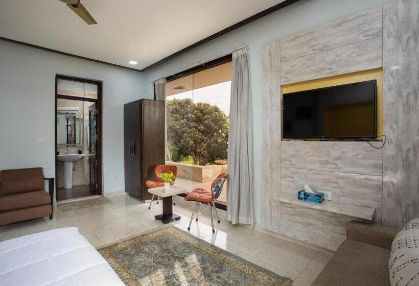 Отель Avanti Retreat Farm Stay