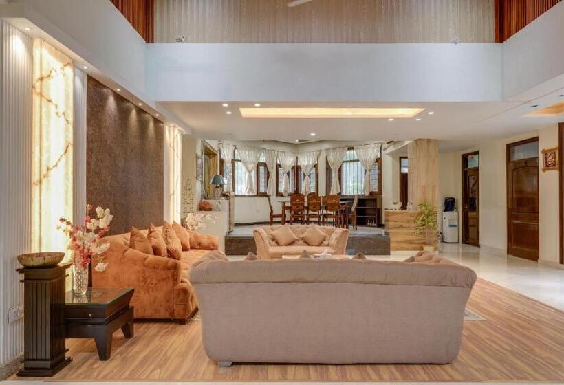 Отель Avanti Retreat Farm Stay