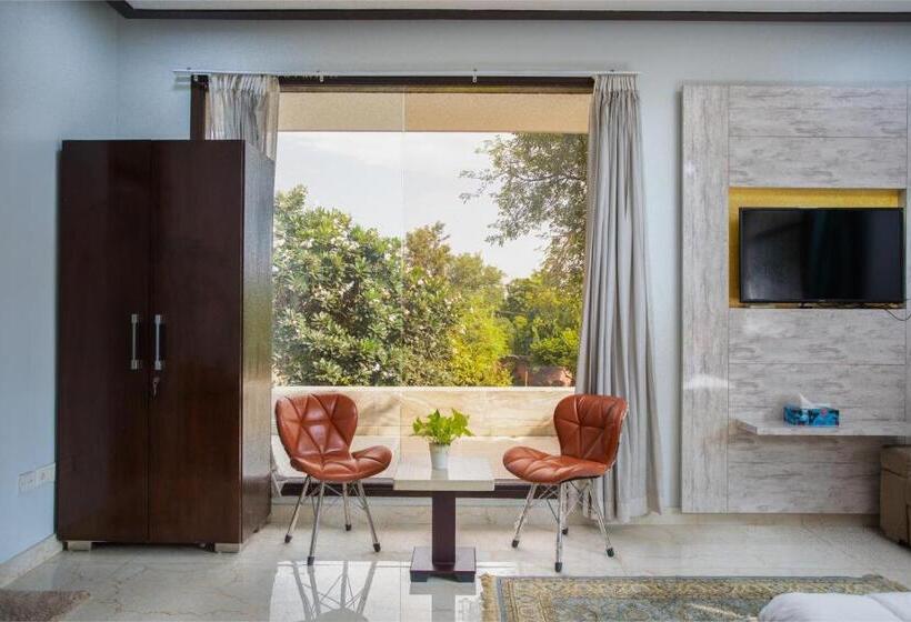 Отель Avanti Retreat Farm Stay