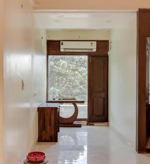 Отель Avanti Retreat Farm Stay