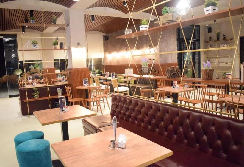 Отель Bluepoint