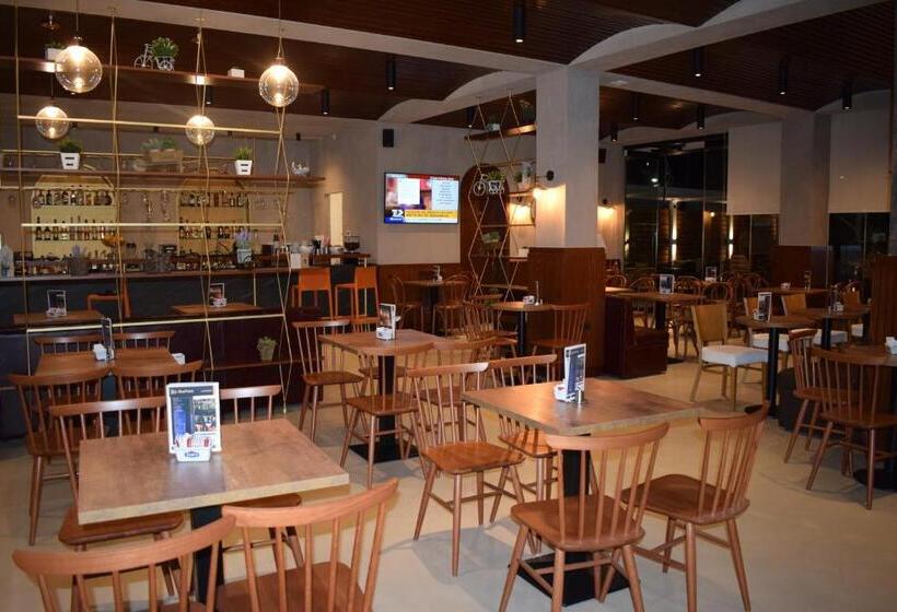 Отель Bluepoint