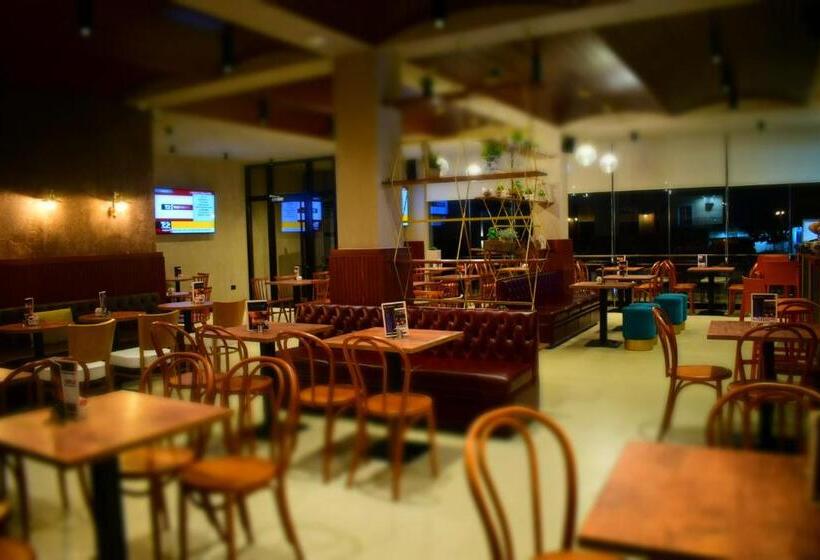 Отель Bluepoint