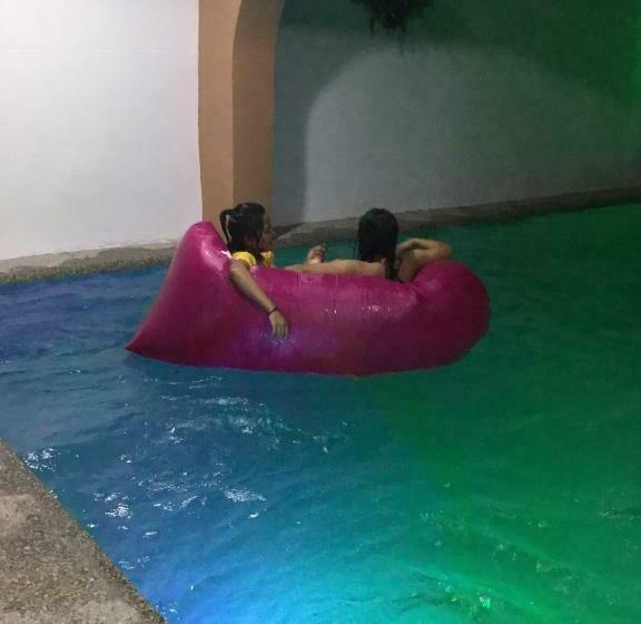 Larosa Hostel Bed And Breakfast