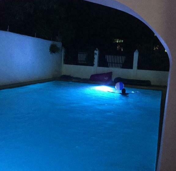 Larosa Hostel Bed And Breakfast