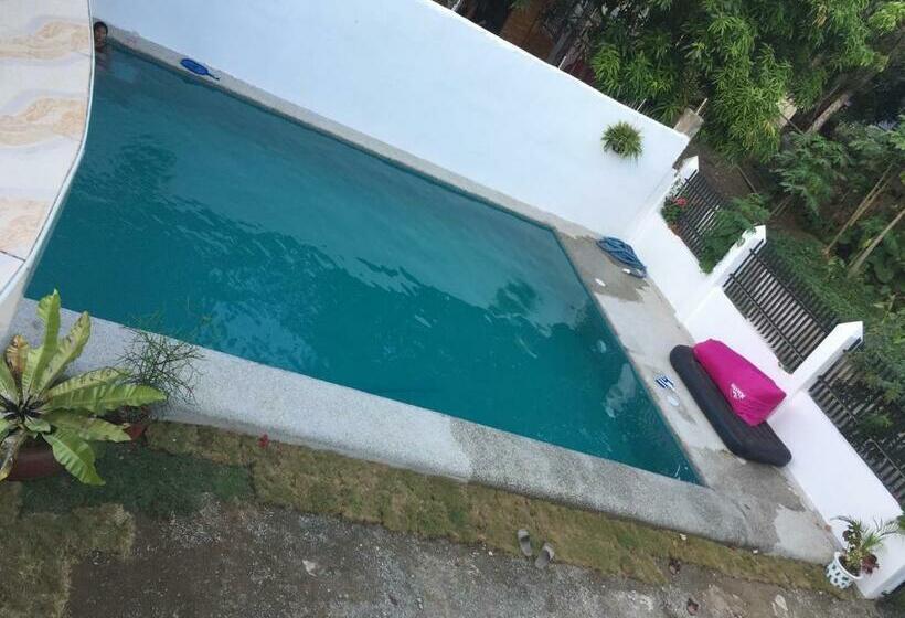 Larosa Hostel Bed And Breakfast