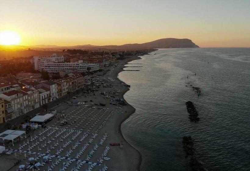 Пансион Achille