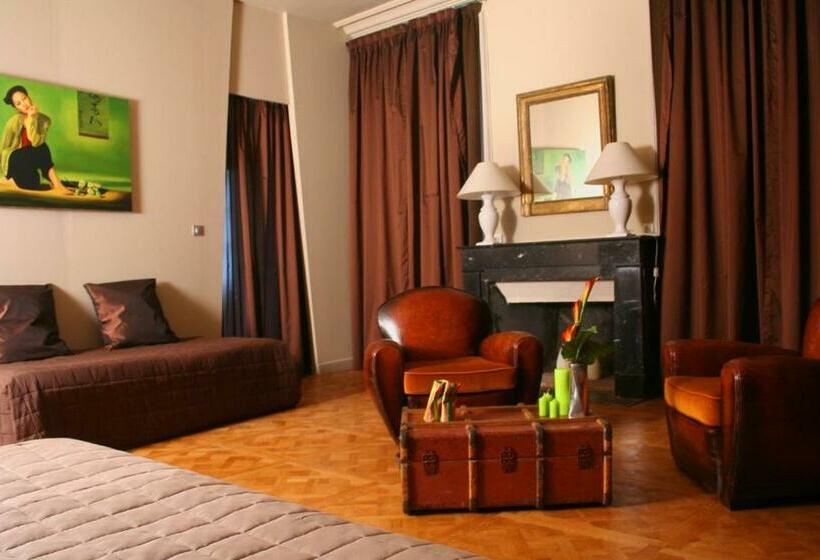 פנסיון Domaine De Carrière