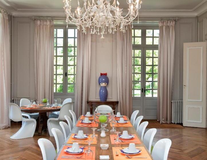 פנסיון Domaine De Carrière