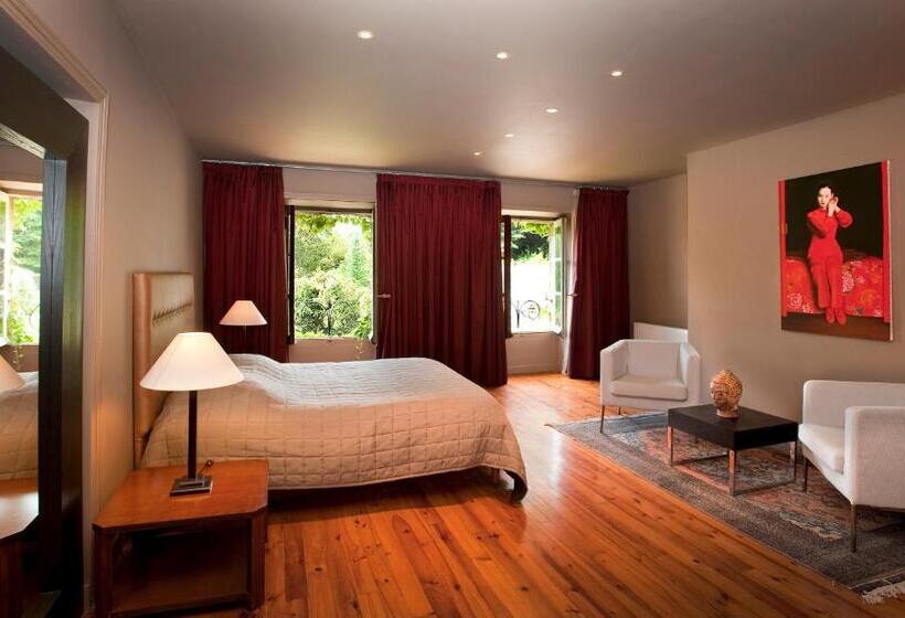 פנסיון Domaine De Carrière