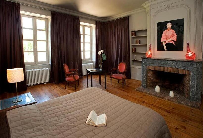 פנסיון Domaine De Carrière