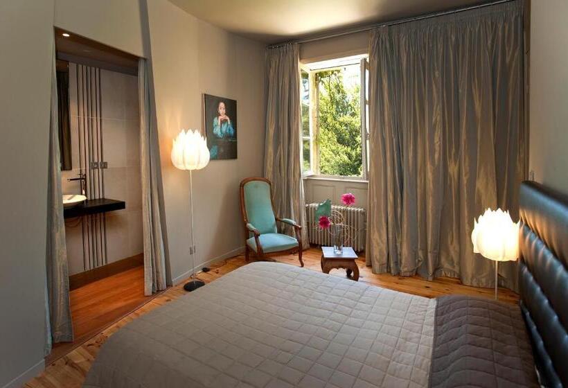 פנסיון Domaine De Carrière