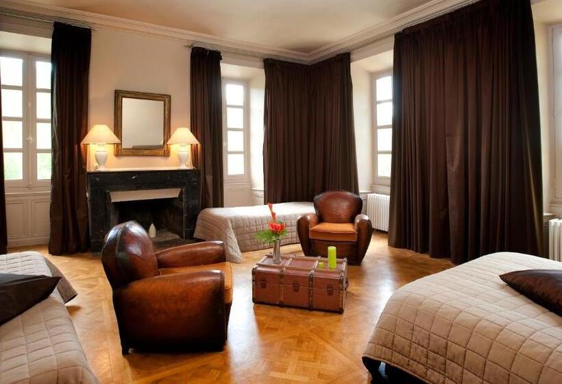 פנסיון Domaine De Carrière