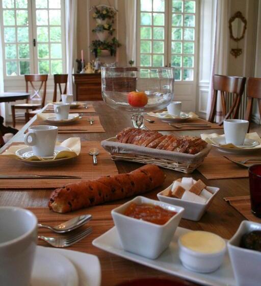 פנסיון Domaine De Carrière