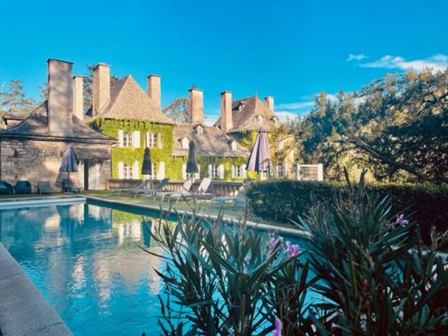 פנסיון Domaine De Carrière