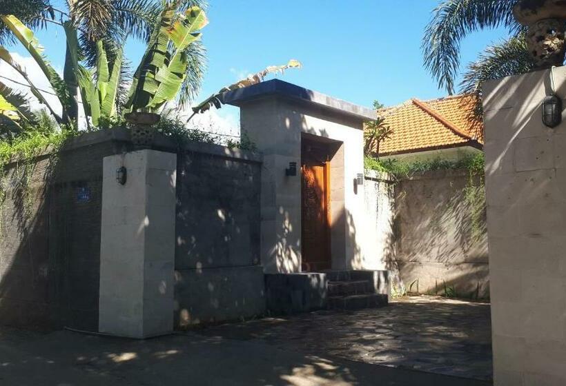 פנסיון Gede House Tejakula