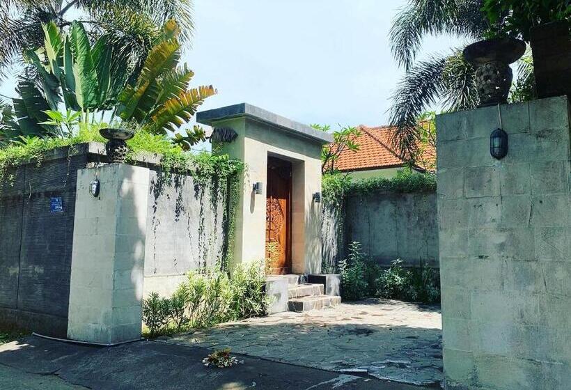 פנסיון Gede House Tejakula