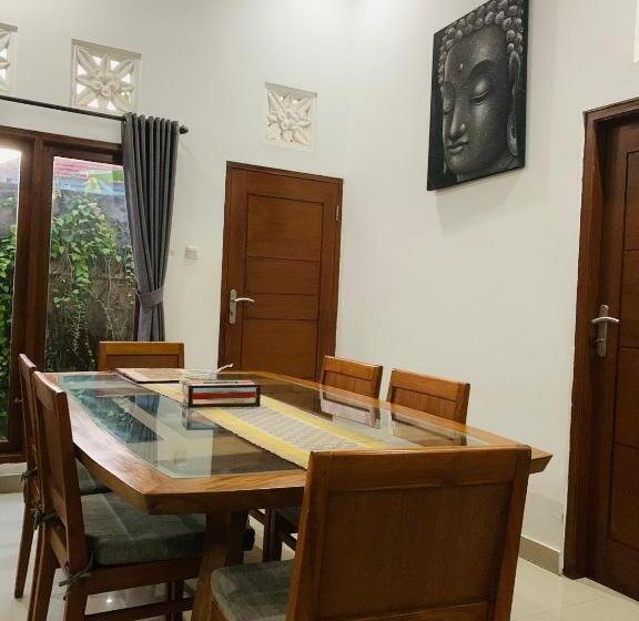 פנסיון Gede House Tejakula