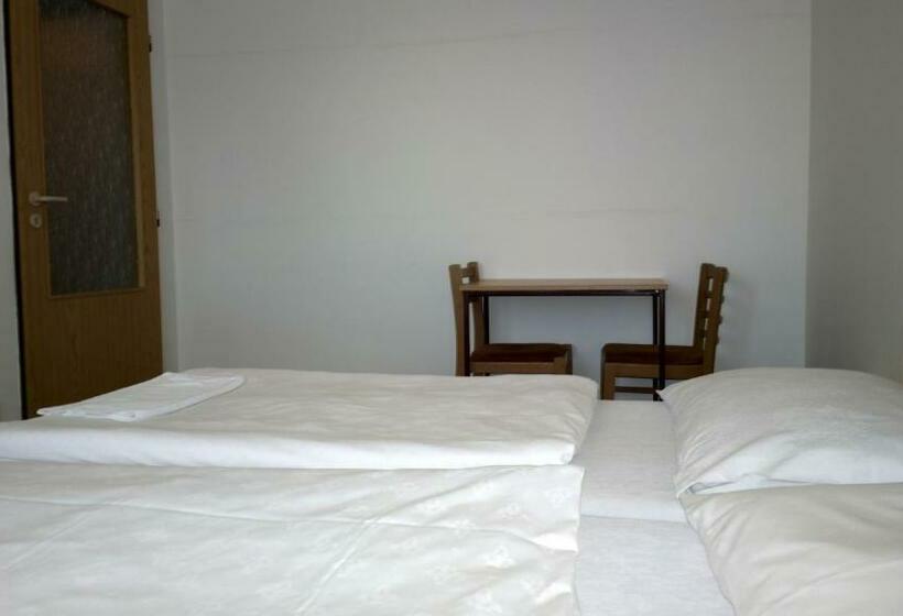 膳宿费 Penzion Lada