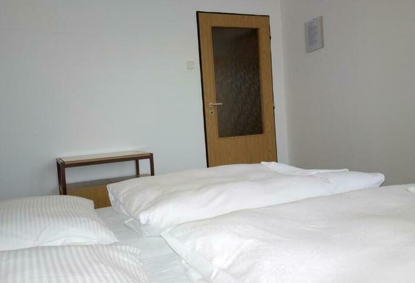 膳宿费 Penzion Lada