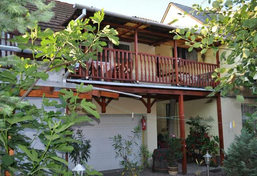 بنسيون Szent György Vendégház